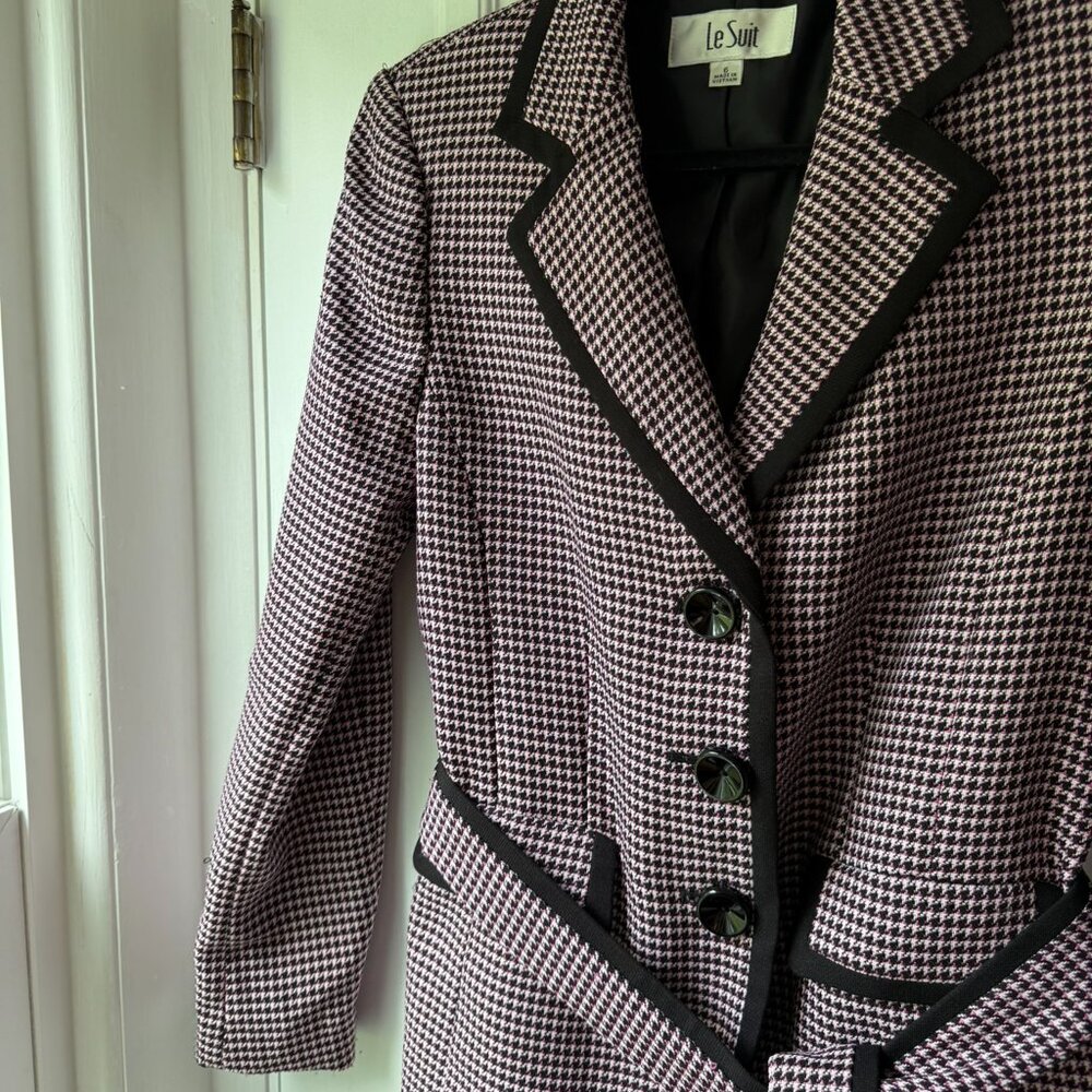 LeSuit Belted Blazer - Picture 2 of 5